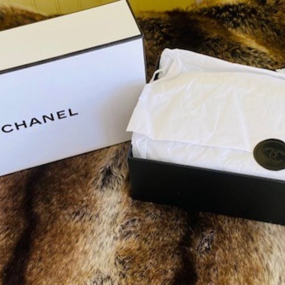 CHANEL VINTAGE BLACK PATENT LEATHER WALLET (AUTHENTIC)- SERIAL NUMBER: 4316566 - Picture 11 of 12